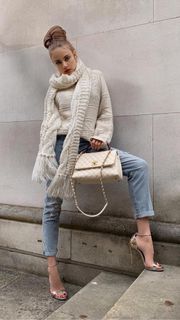 Xenia Tchoumitcheva feet photo thumbnail