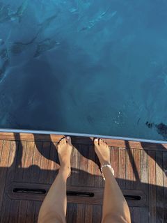 Xenia Tchoumitcheva feet photo thumbnail