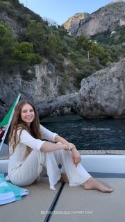 Xenia Tchoumitcheva feet photo thumbnail