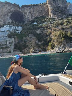 Xenia Tchoumitcheva feet photo thumbnail