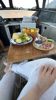 Xenia Tchoumitcheva feet photo thumbnail