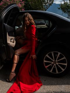 Xenia Tchoumitcheva feet photo thumbnail