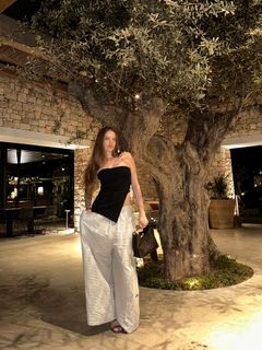 Xenia Tchoumitcheva feet photo thumbnail