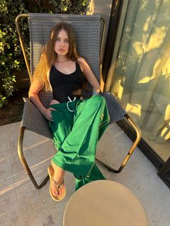 Xenia Tchoumitcheva feet photo thumbnail