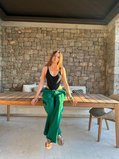 Xenia Tchoumitcheva feet photo thumbnail