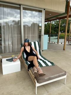 Xenia Tchoumitcheva feet photo thumbnail