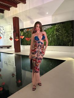 Xenia Tchoumitcheva feet photo thumbnail