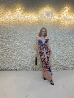 Xenia Tchoumitcheva feet photo thumbnail