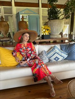 Xenia Tchoumitcheva feet photo thumbnail