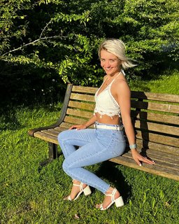Xia Brookside feet photo 5