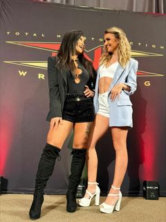 Xia Brookside feet photo 10