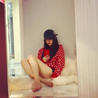 Xiaolu Li feet photo 17