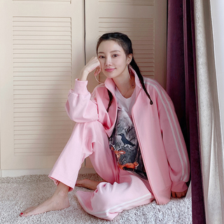 Xiaolu Li feet photo 2