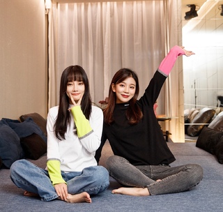 Xiaolu Li feet photo 17