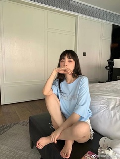 Xiaolu Li feet photo 1