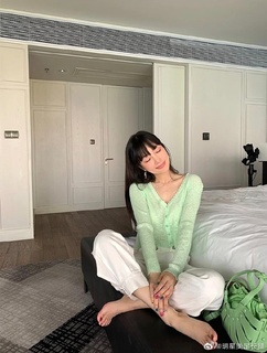 Xiaolu Li feet photo 18
