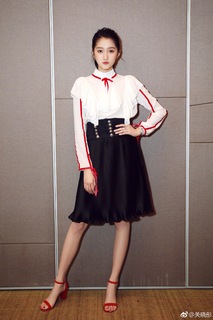 Xiaotong Guan feet photo 14