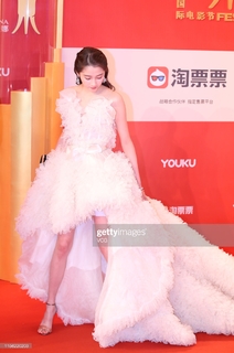 Xiaotong Guan feet photo 20