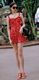Xiaotong Guan feet photo 12