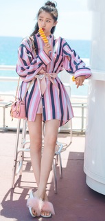 Xiaotong Guan feet photo 5
