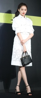 Xiaotong Guan feet photo 19