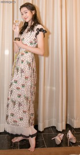 Xiaotong Guan feet photo 1