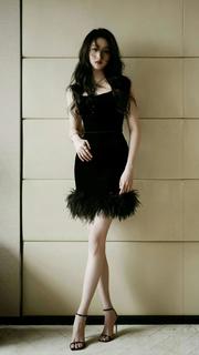 Xiaotong Guan feet photo 9