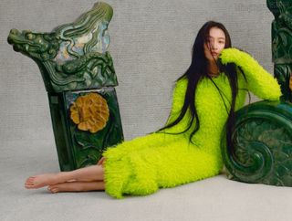 Xiaotong Guan feet photo 5
