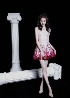 Xiaotong Guan feet photo 4