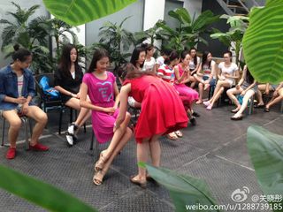 Xiaotong Guan feet photo 1
