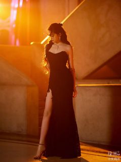 Xiaotong Guan feet photo 9