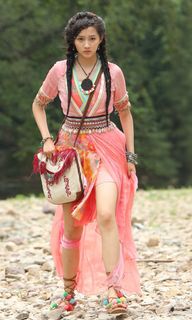 Xiaotong Guan feet photo 9