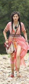 Xiaotong Guan feet photo 5