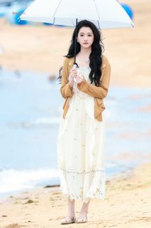 Xiaotong Guan feet photo 9