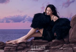 Xiaotong Guan feet photo 15