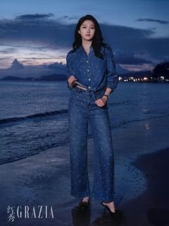 Xiaotong Guan feet photo 14