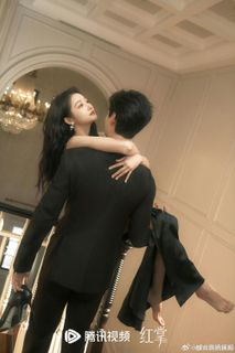 Xiaotong Guan feet photo 3