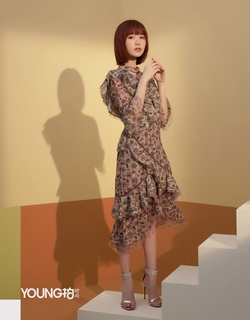 Xiaotong Mao feet photo 3