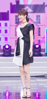 Xiaotong Mao feet photo 8