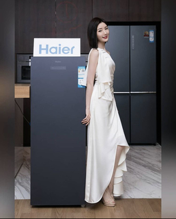 Xiaotong Mao feet photo 7