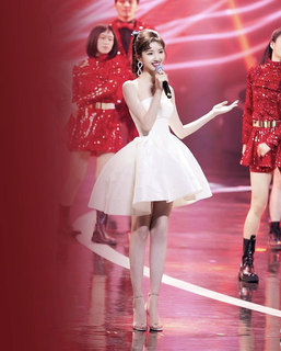 Xiaotong Mao feet photo 10