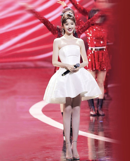 Xiaotong Mao feet photo 9