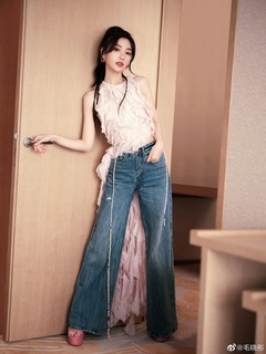 Xiaotong Mao feet photo 17