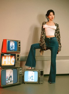 Xiaotong Mao feet photo 3