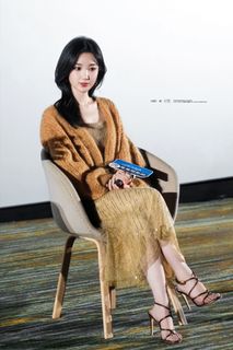 Xiaotong Mao feet photo 10