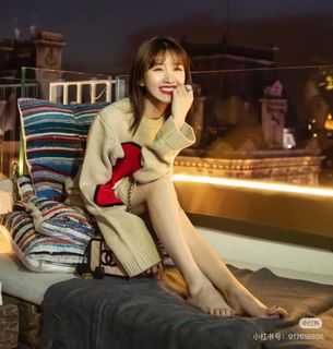 Xiaotong Mao feet photo 19