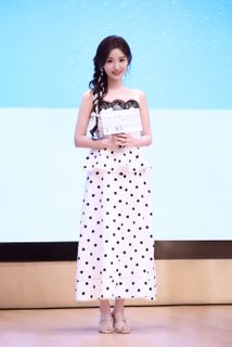 Xiaotong Mao feet photo 5