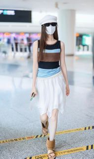 Xiaotong Mao feet photo 4