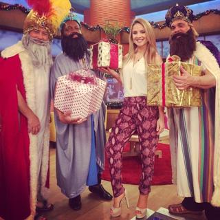 Ximena Córdoba feet photo thumbnail