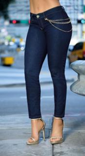 Ximena Córdoba feet photo thumbnail